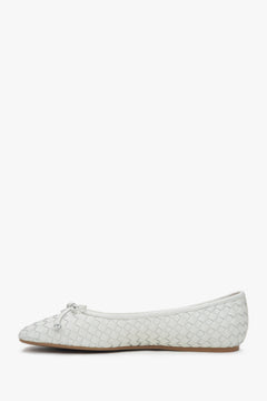 Elegante Ballerinas für Damen in Weiß mit dekorativer Schleife Estro ER00117155