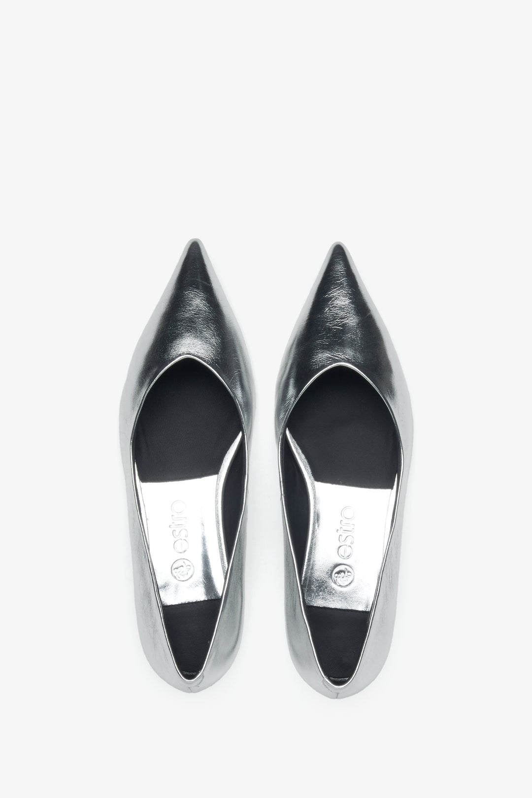 Flache silberne Ballerinas mit spitzer Schuhspitze – Estro ER00115994