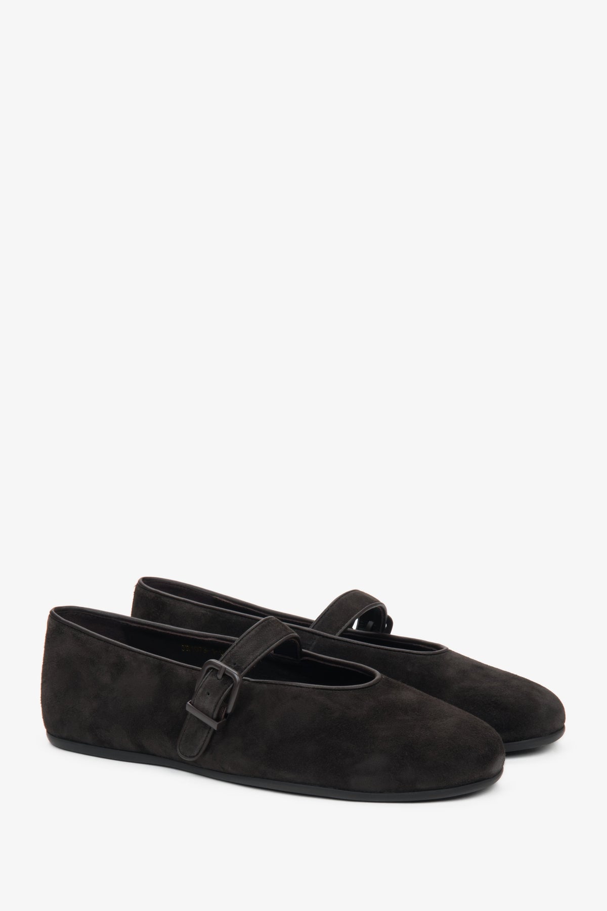 Klassische Schnalle sorgt für sicheren Halt und stilvolle Details. Estro ER00116953