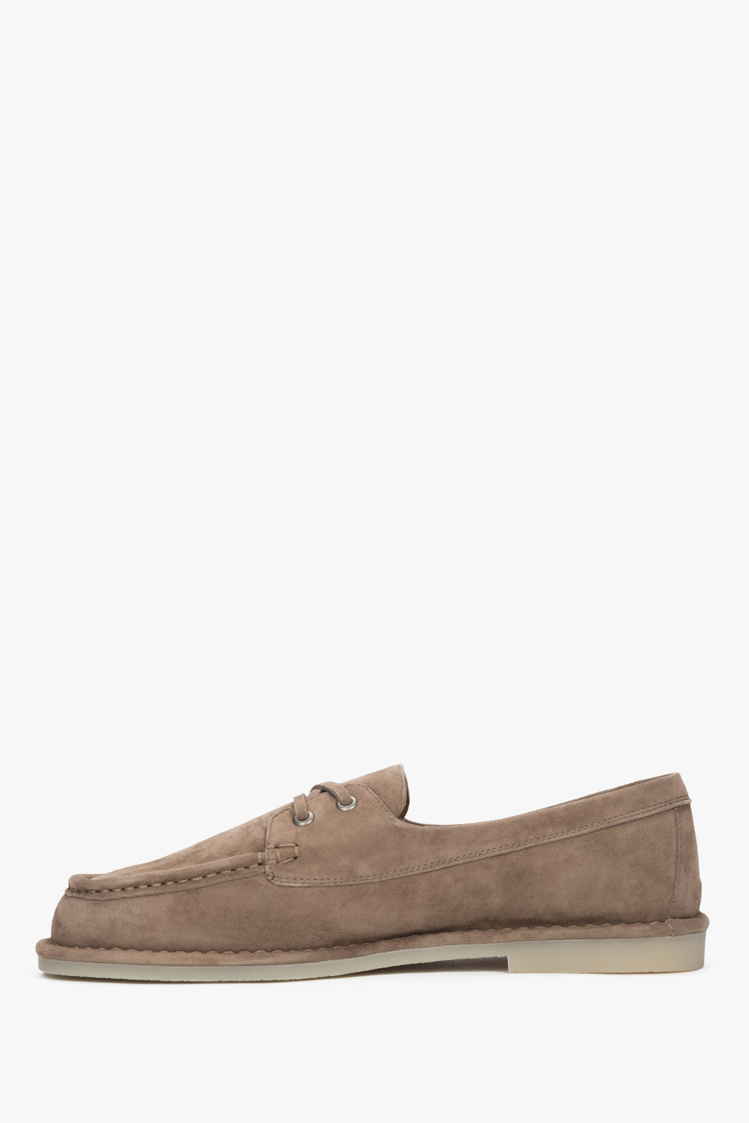 Profilansicht der beigen Damen-Loafer aus Naturvelours.
