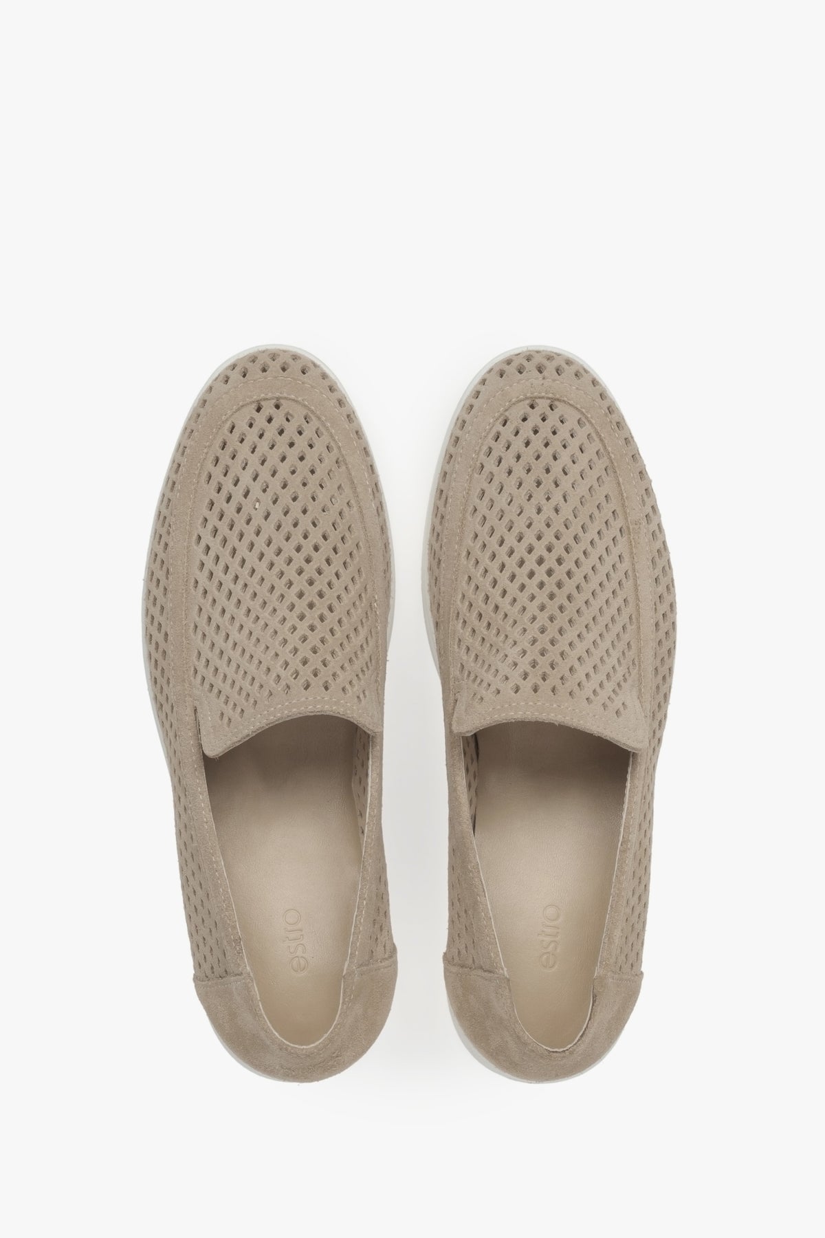 Elegante beigefarbene Loafer mit atmungsaktiver Perforation Estro ER00117585