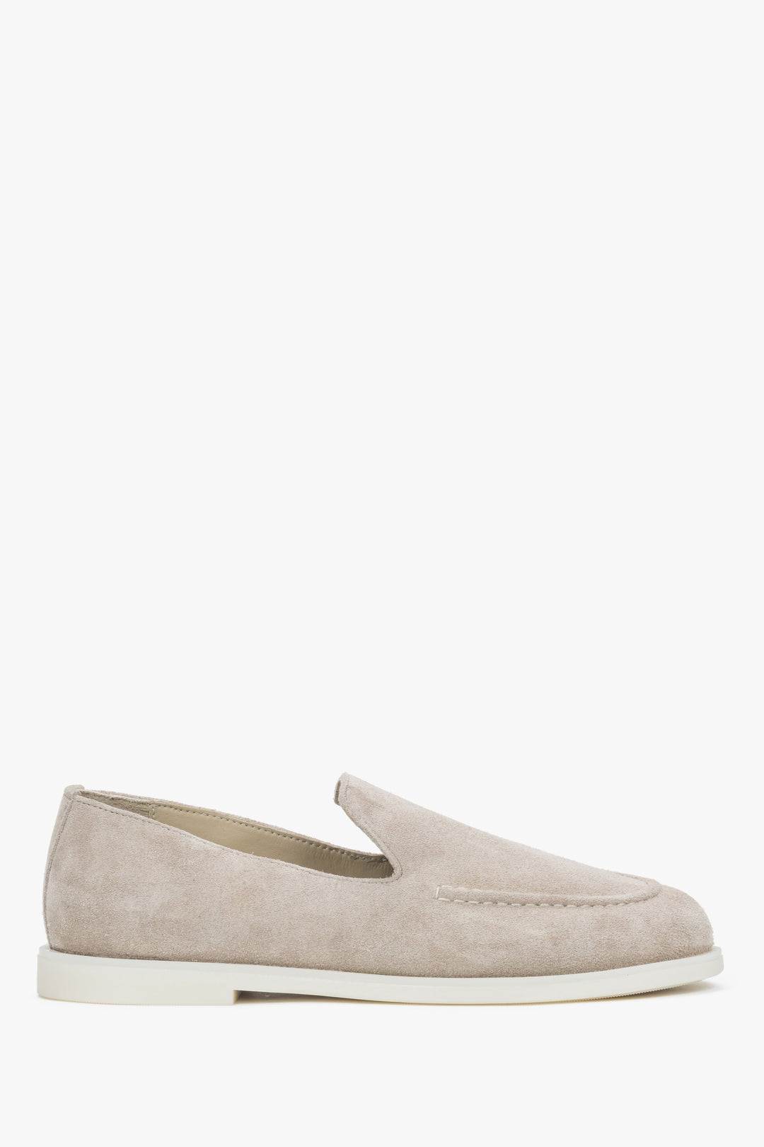 Profilansicht der bequemen Schlupfschuhe in Beige von Estro.
