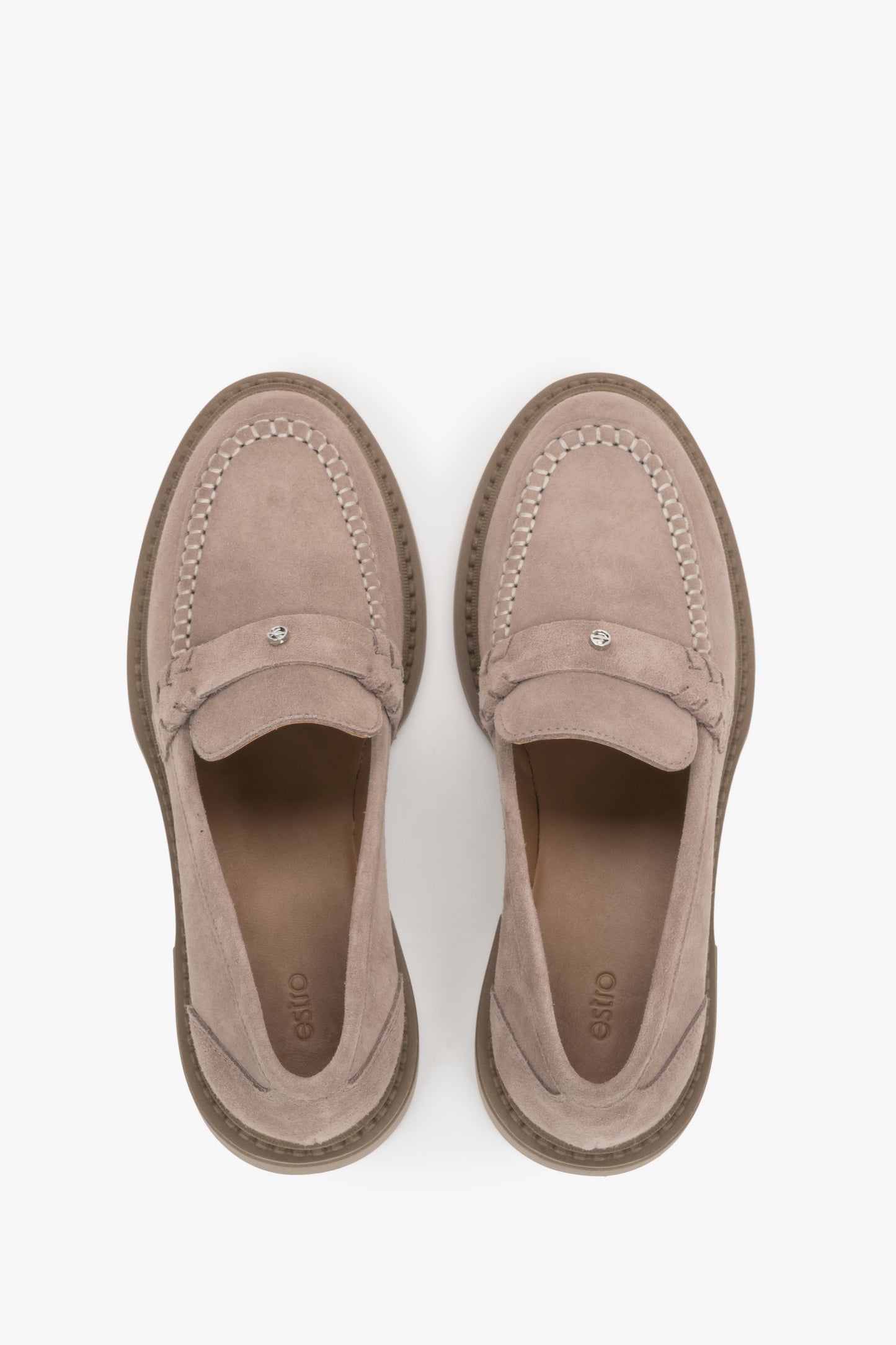 Ansicht der Schuhe von oben mit Fokus auf die runde Kappe und die Ledereinlegesohle 