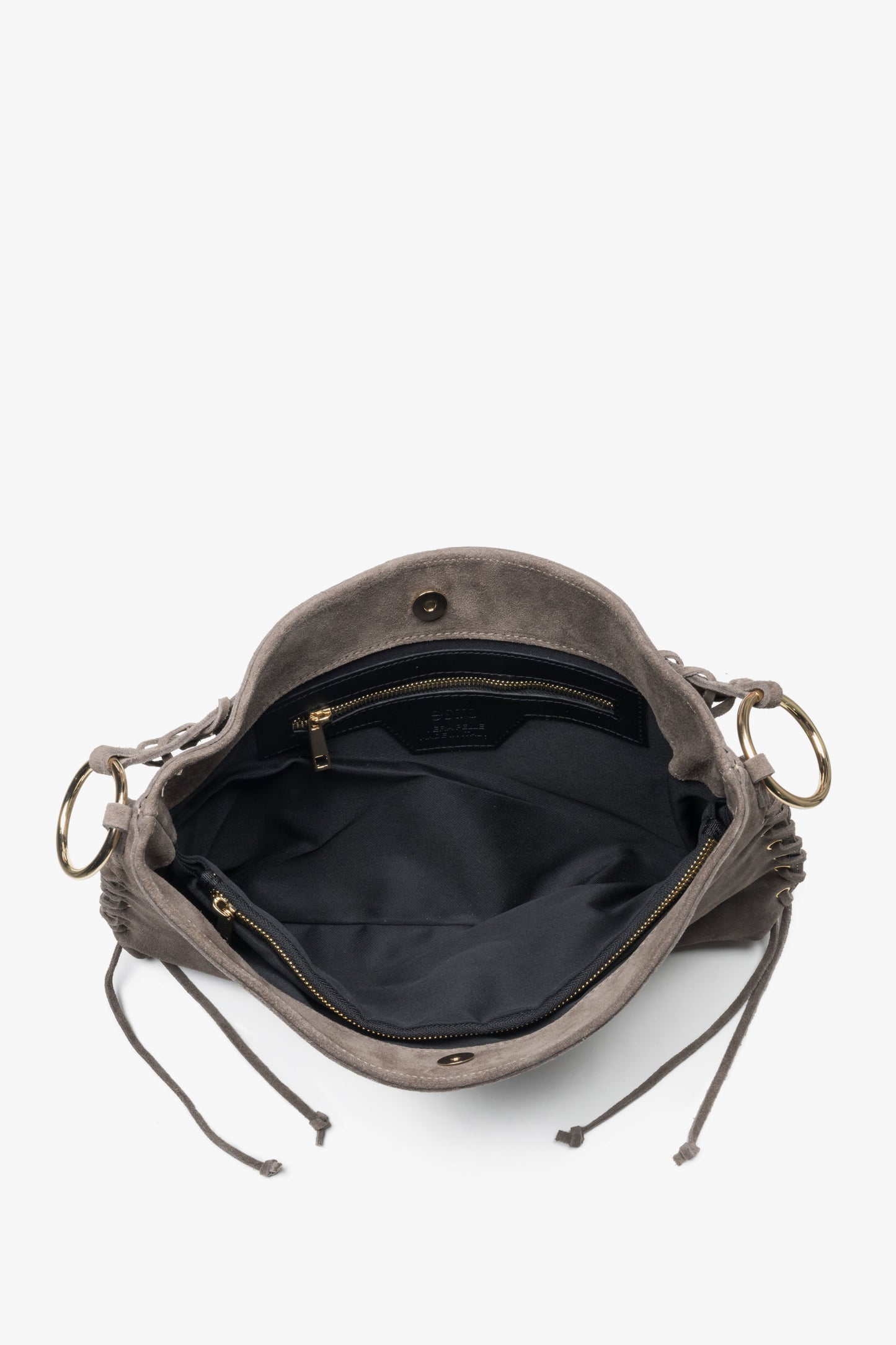 Ansicht der geöffneten Tasche von oben zur Veranschaulichung der drei separaten, geräumigen Innenfächer 