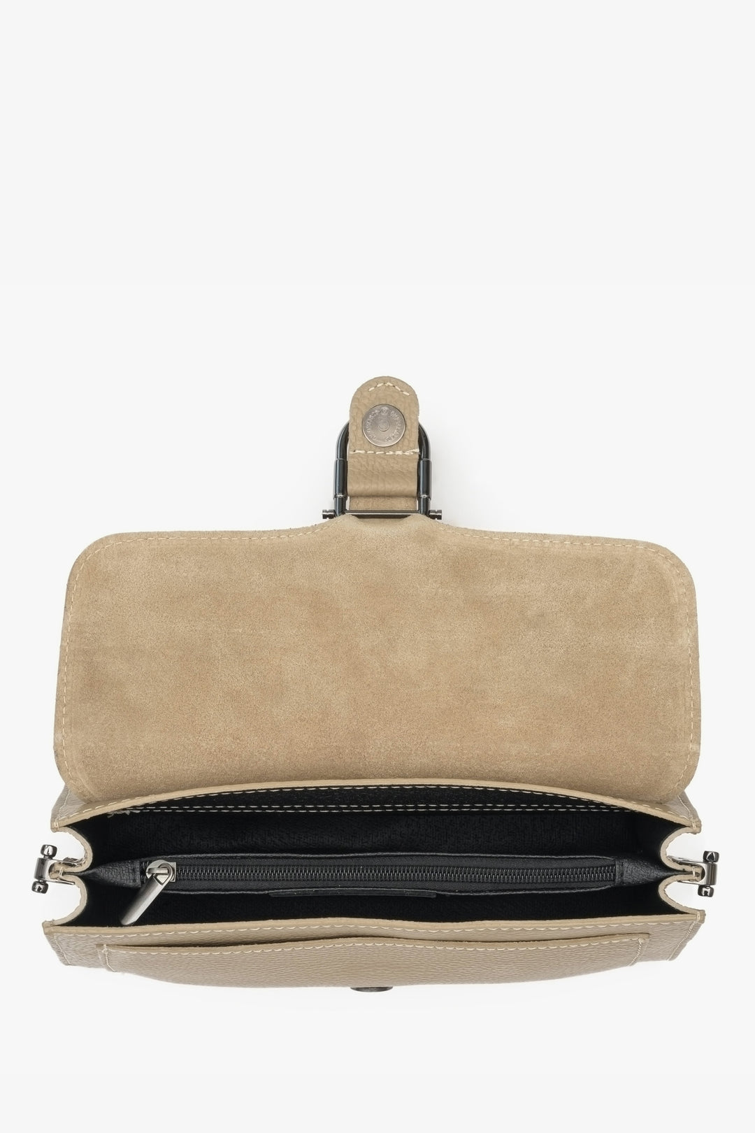 Ansicht der geöffneten Tasche zur Veranschaulichung der zwei Innenfächer und des Textilfutters 
