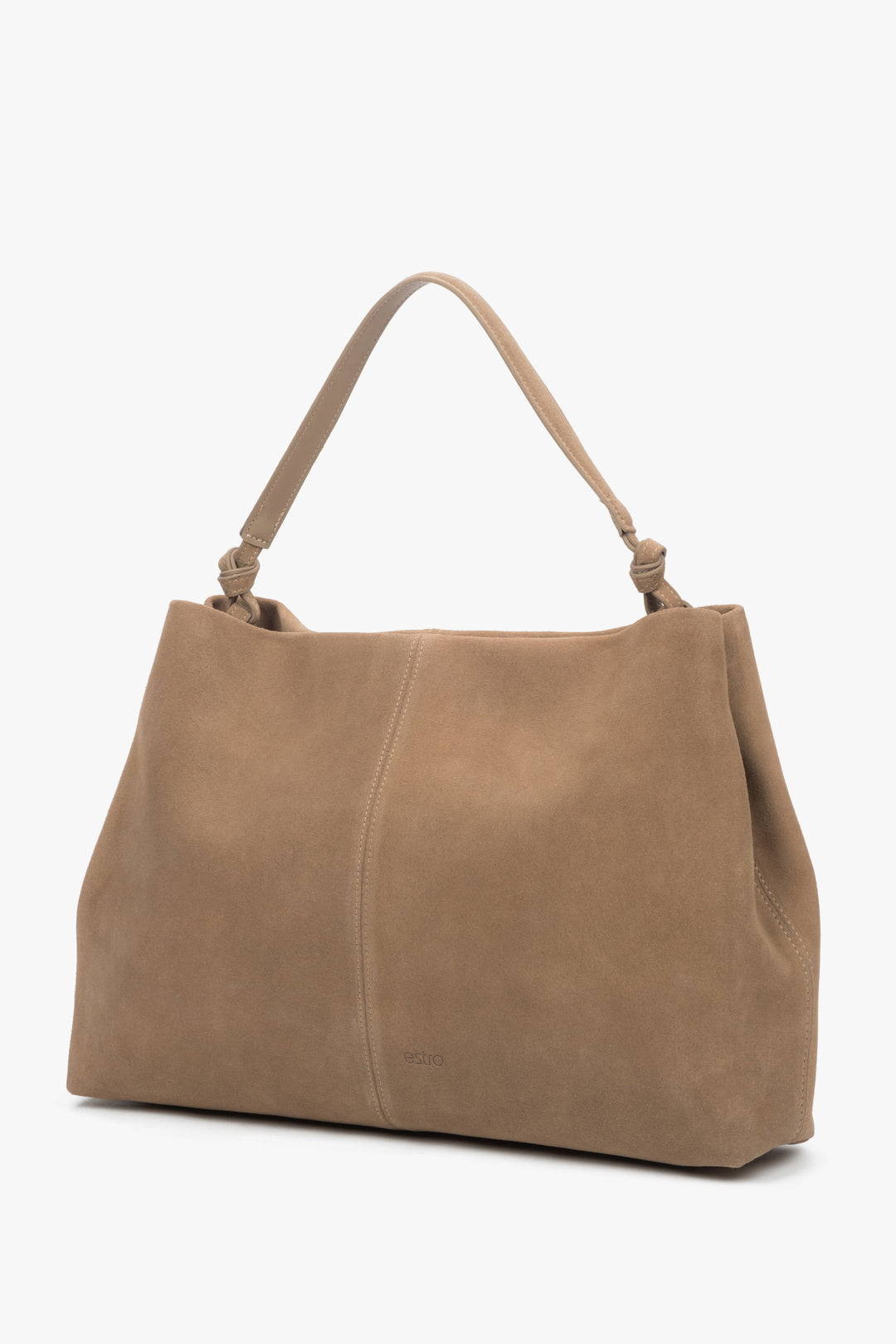Leicht schräge Perspektive der großzügigen Damen-Shopper-Tasche.