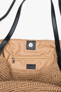 Innenansicht beiger Damen-Shopper-Tasche aus Stroh mit Textilfutter