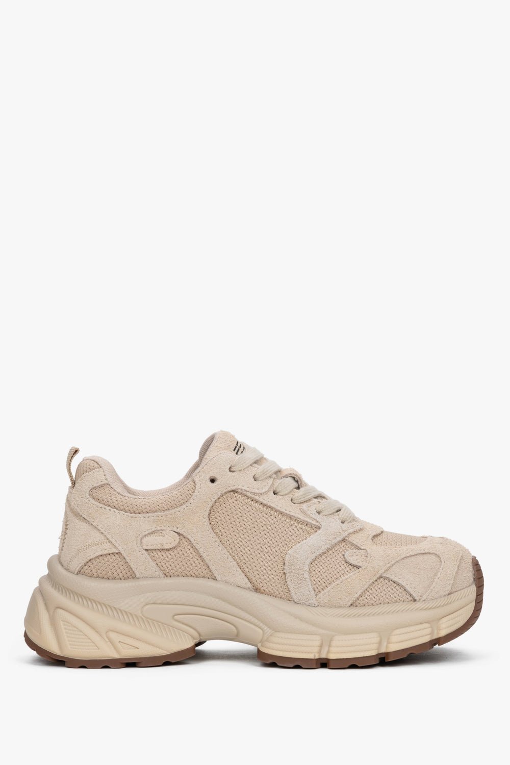 Flache Seitenansicht des beigen Damen-Sneakers aus Velours und Mesh