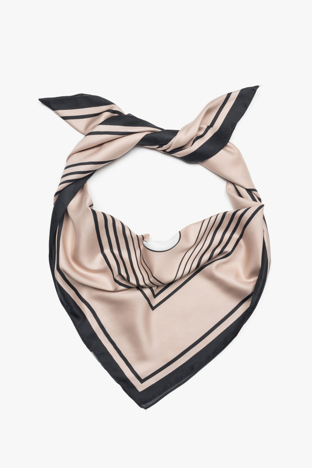 Frontansicht des gefalteten beige-schwarzen Damen-Halstuchs mit modernem abstrakten Muster