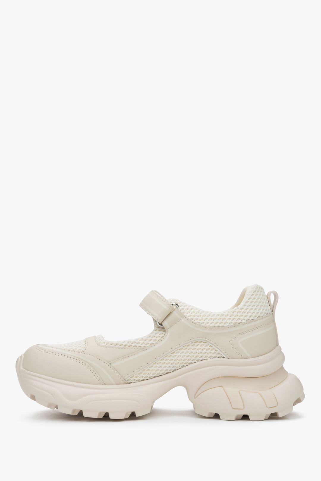 Beige Damen-Sneaker ES8 – verbinden die Atmungsaktivität von Sandalen mit einem dezenten Design, gefertigt aus Leder und atmungsaktiven Textilien.