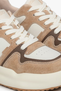 Detailansicht der Perforation an der Schuhspitze und der feinen Veloursleder-Elemente