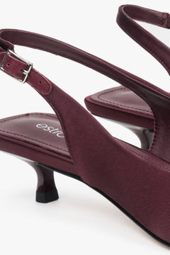 Estro Slingpumps in Bordeauxrot mit elastischem Fersenriemchen.