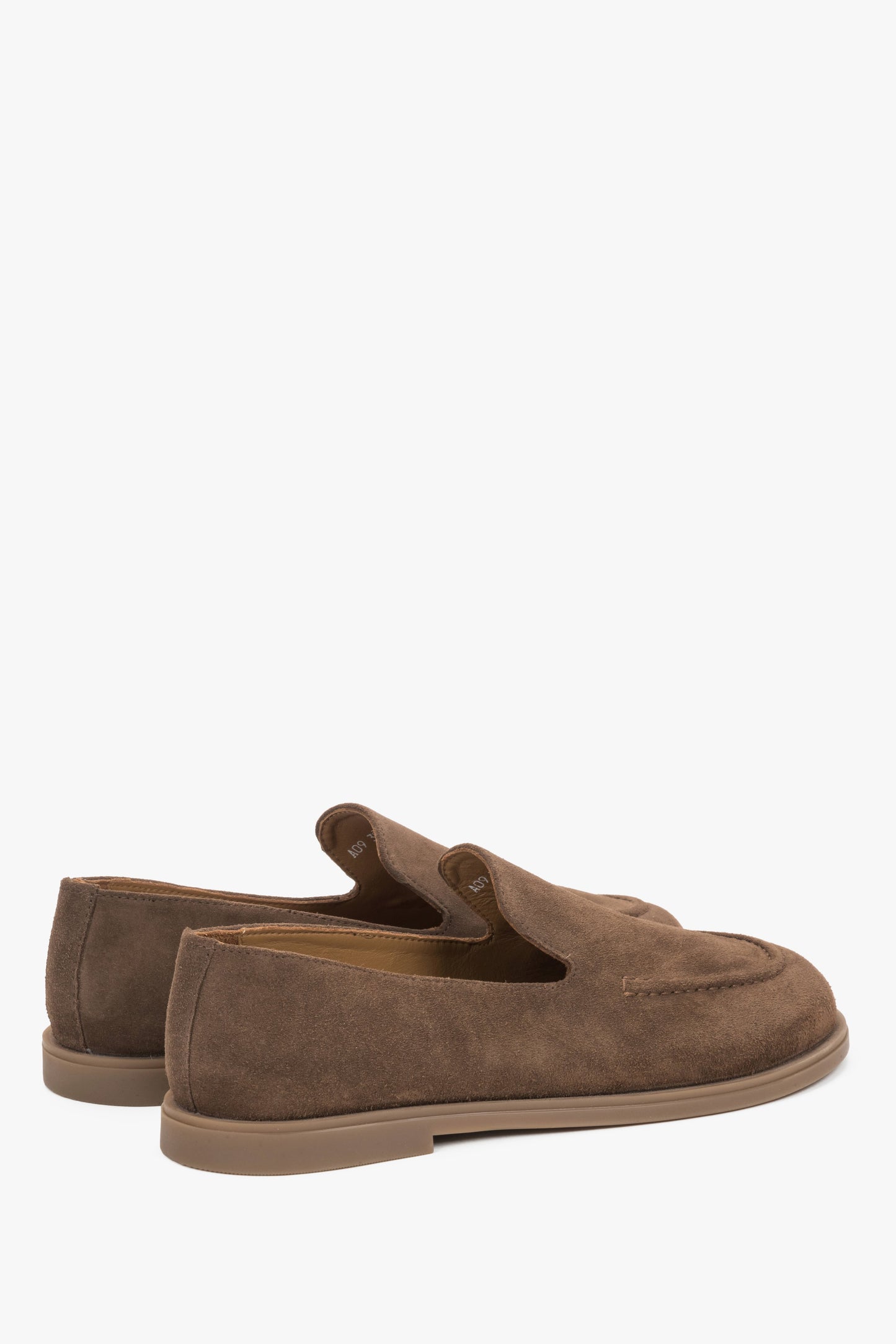 Andere schräge Ansicht des modischen Barefoot-Schuhs aus italienischem Premium-Leder.