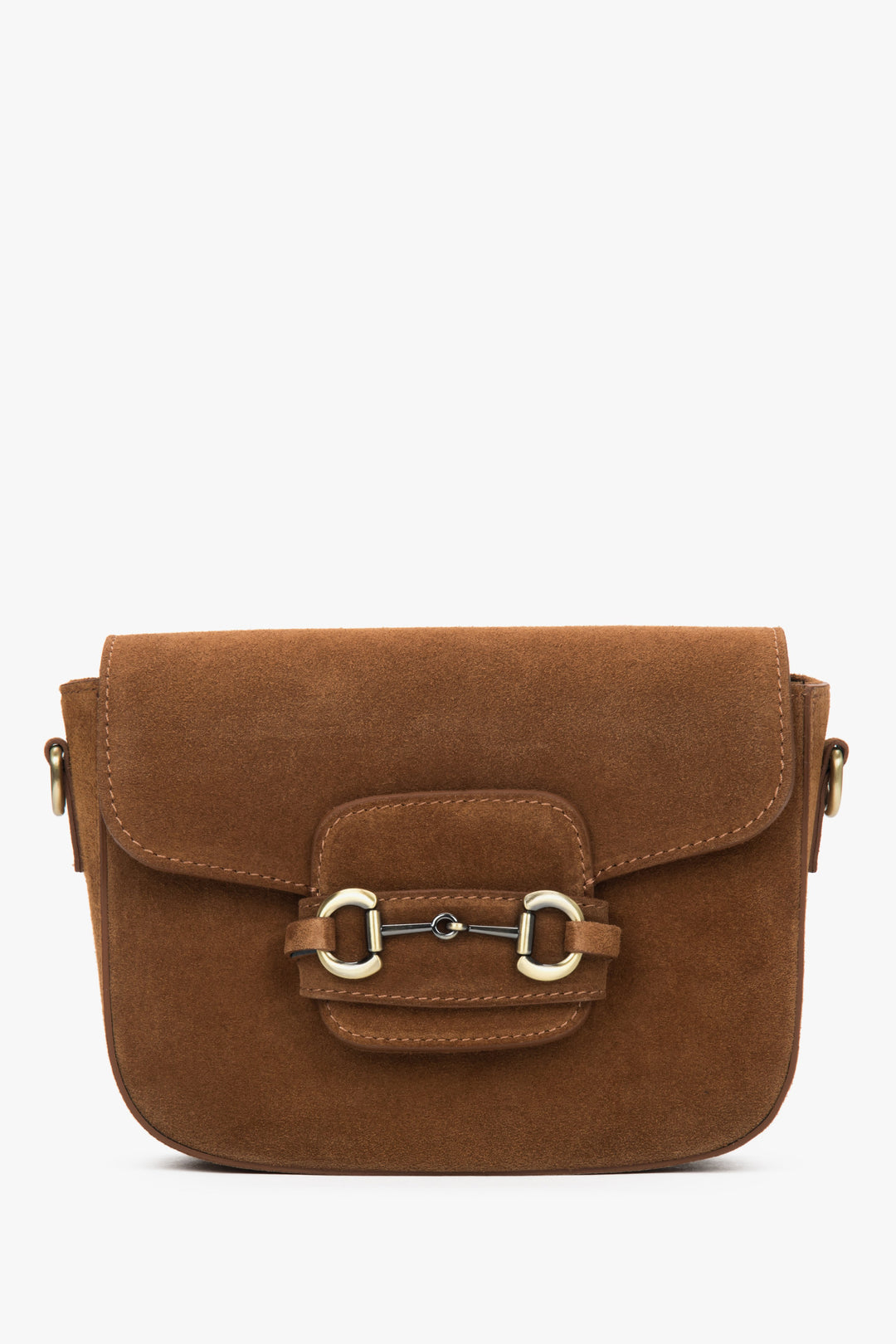 Frontansicht der braunen Velours-Schultertasche im Hufeisen-Design mit markanter Zierschnalle