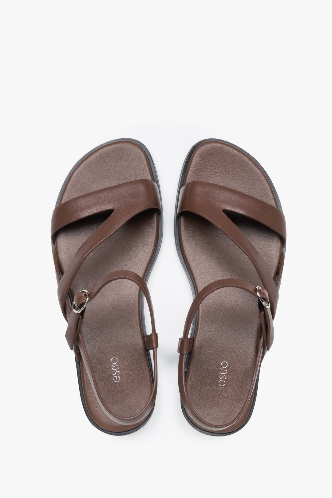 Braune Damen-Sandalen aus Leder von oben als Paar