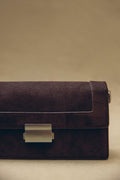 Kleine Braune Damen-Handtasche aus einem edlen Leder-Velours-Mix mit silberfarbenen Details Estro ER00115770