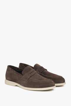 Klassische braune Herren-Loafer von Estro.