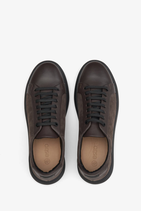 Dunkelbraune Herren-Sneaker aus Leder und Wildleder von Estro – Ansicht von oben des Modells.