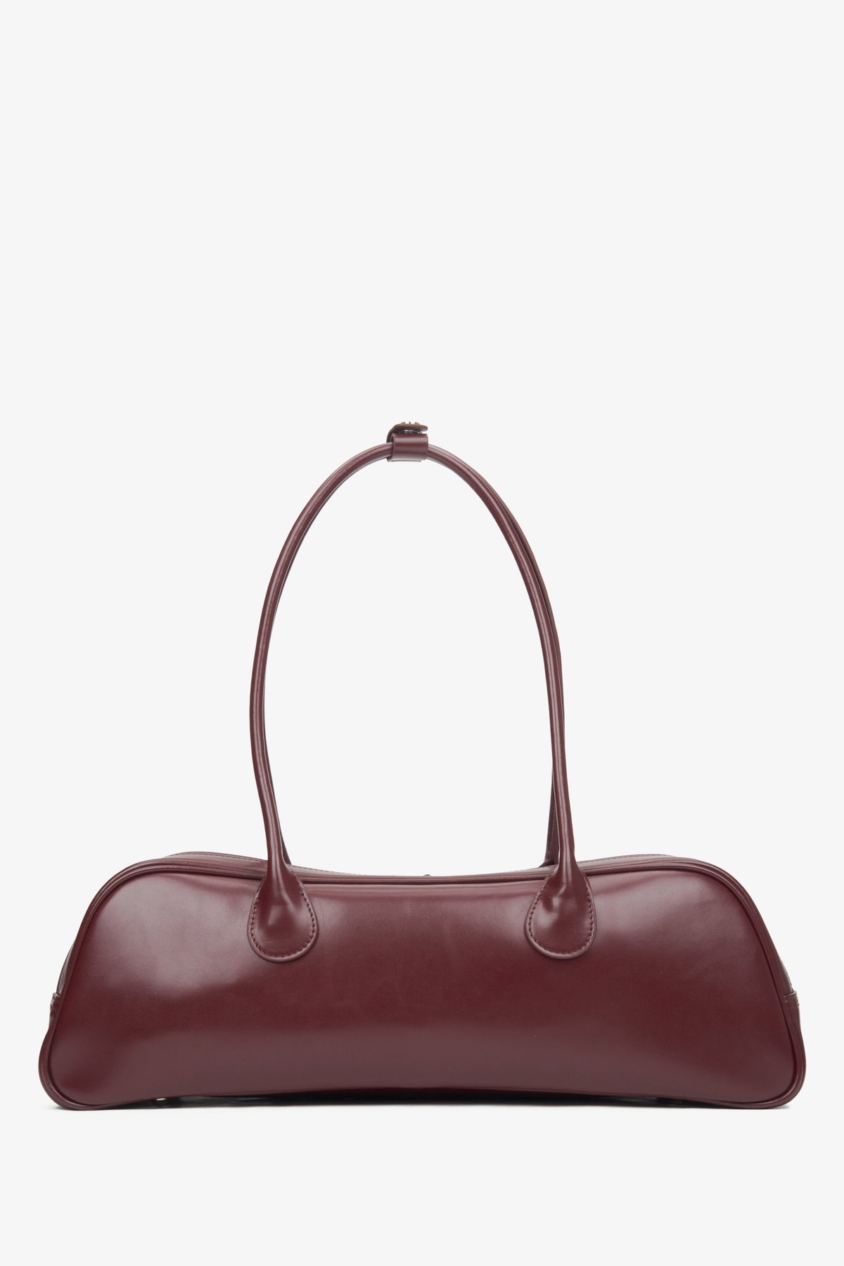 Stylische Damen-Schultertasche aus bordeauxrotem Leder mit langen Henkeln von Estro – Rückansicht.