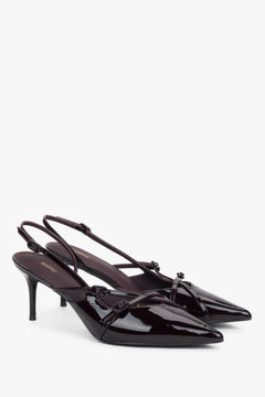 Burgunderrote Damen-Slingpumps aus Lackleder in seitlicher Ansicht mit offener Ferse
