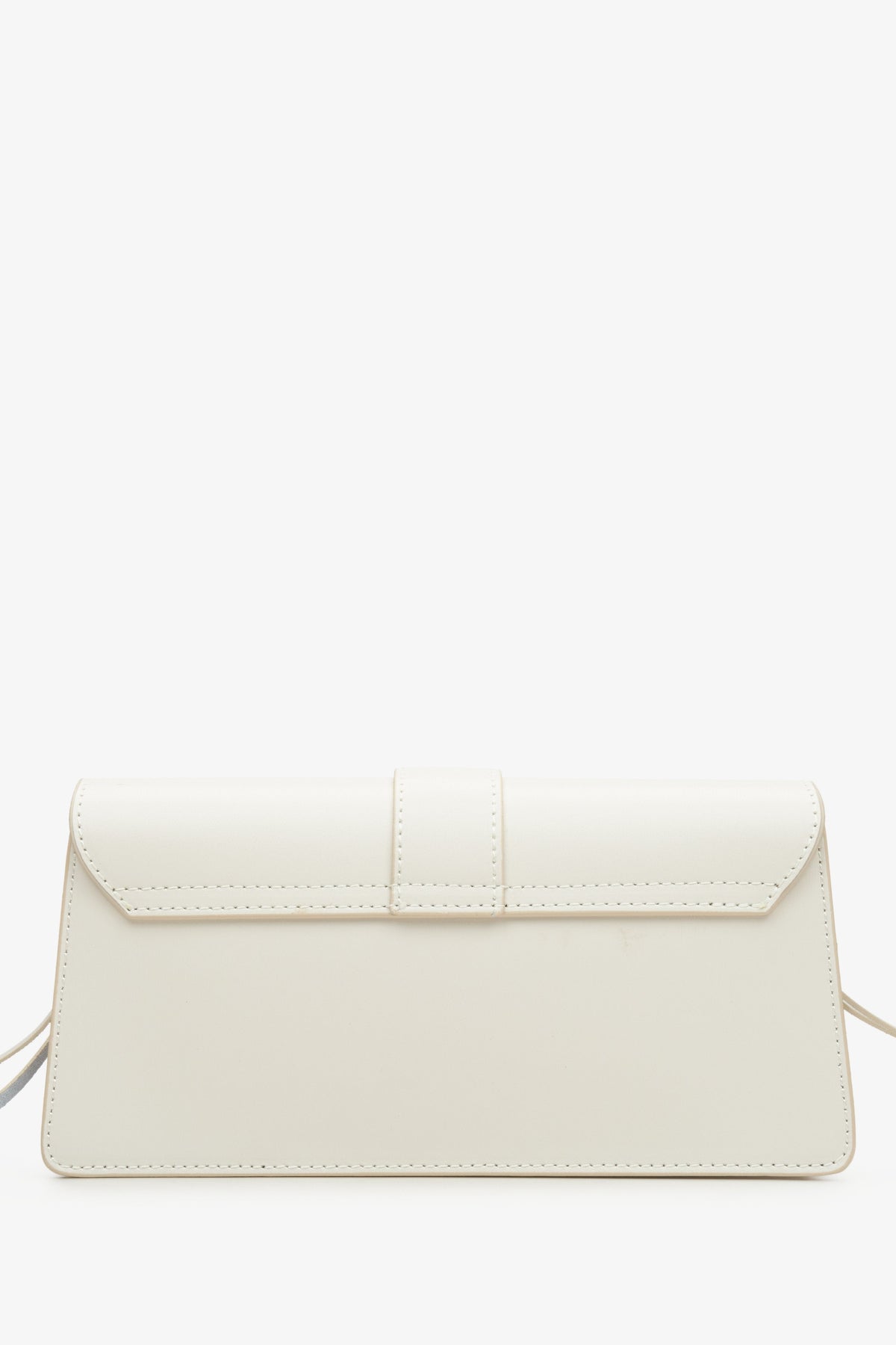 Damenhandtasche in Hellbeige von Estro – Rückansicht.