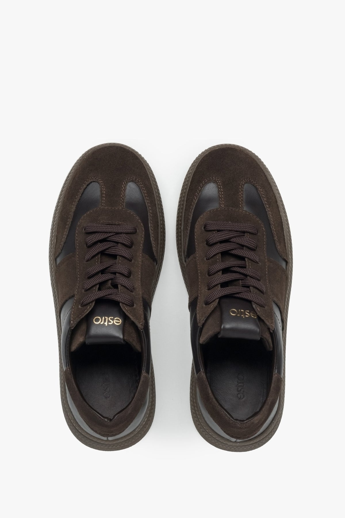 Damen Low-Top Sneaker in Sattelbraun, Velours von Estro – Präsentation von oben.