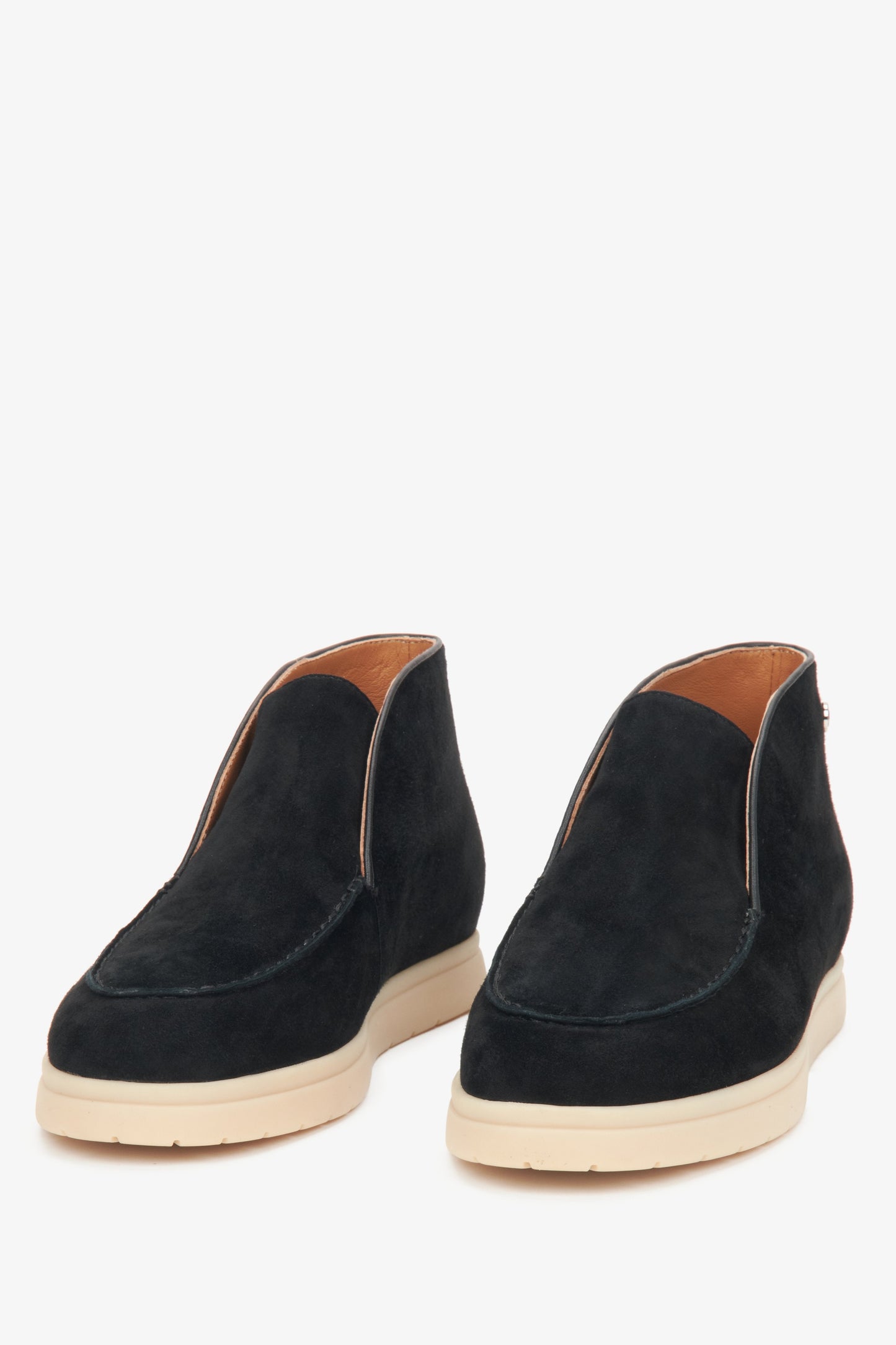 Komfortable schwarze Low-Top Stiefeletten aus Veloursleder und Leder, Estro ER00116615