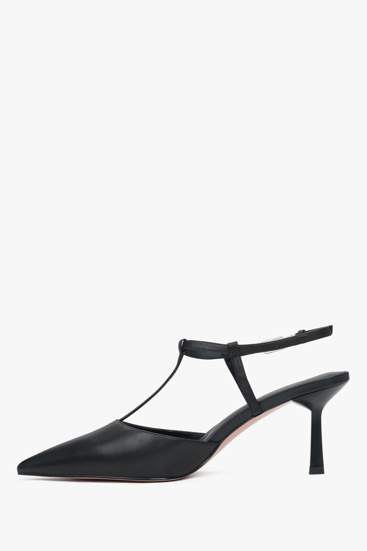 Damen-Slingback-Pumps von Estro aus schwarzem Leder mit spitzer Kappe.