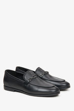 Damen Slipper schwarz aus echtem Leder mit Kette – Estro ER00115616
