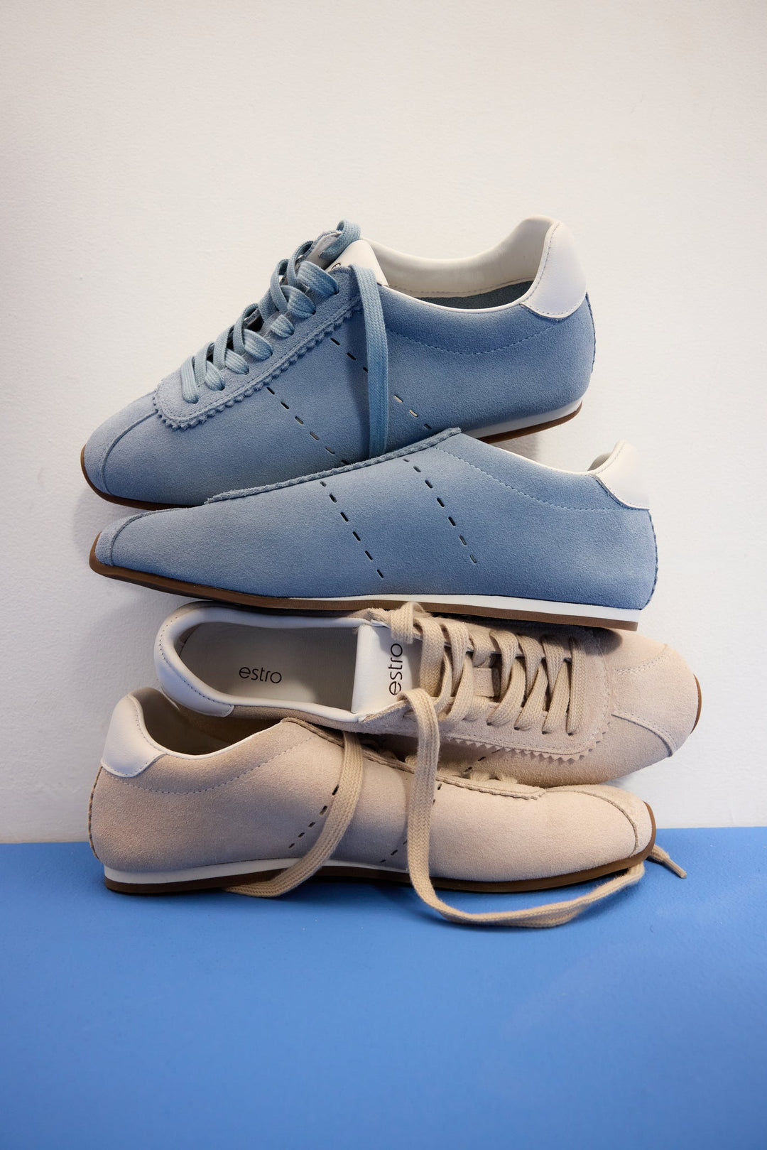 Bequeme blaue Veloursleder-Sneaker für Damen – Estro ER00117161
