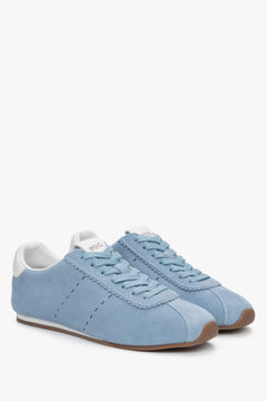 Seitenansicht der blauen Estro Sneaker – Estro ER00117161