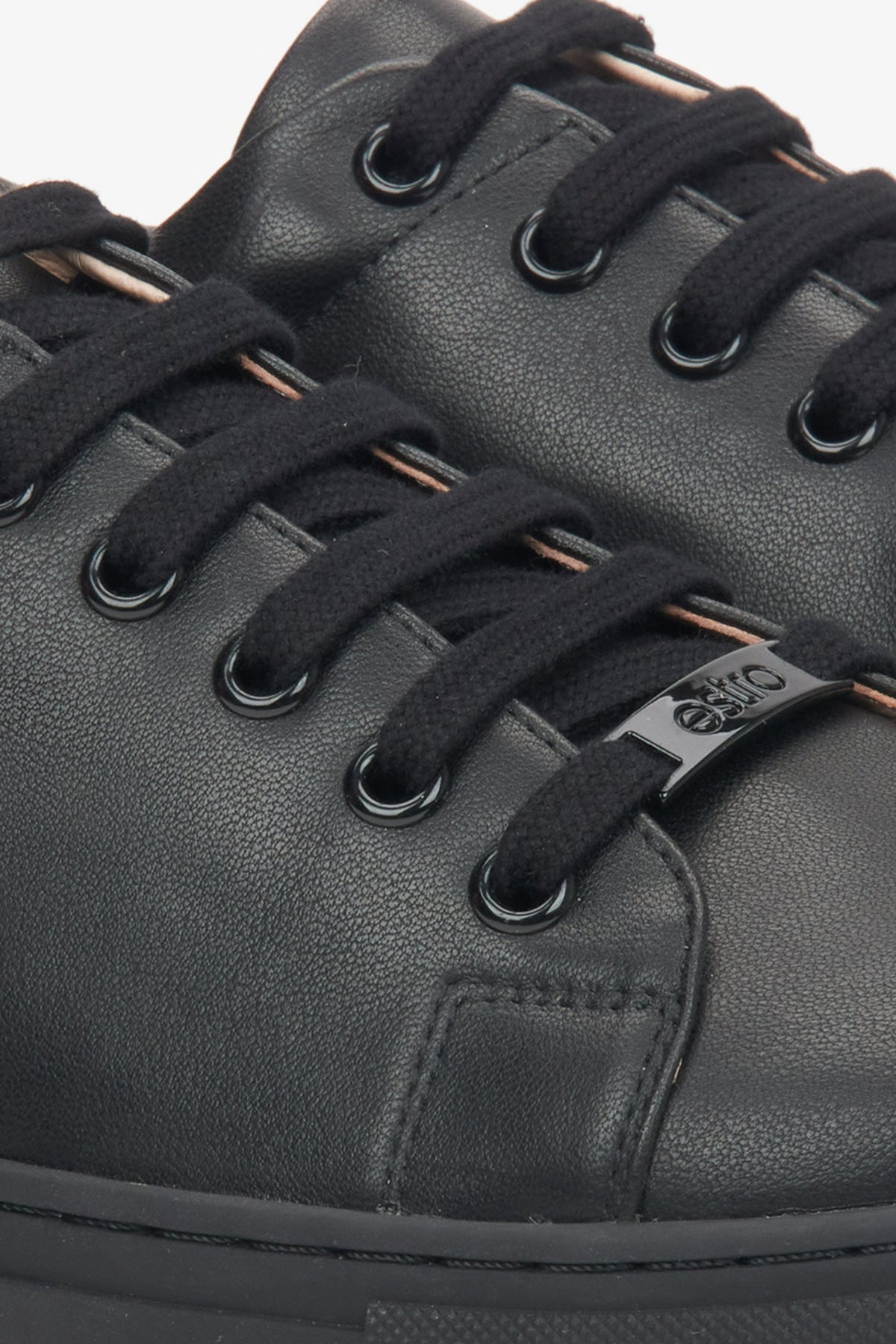 Damen Sneaker in Schwarz aus echtem Leder Estro ER00116627