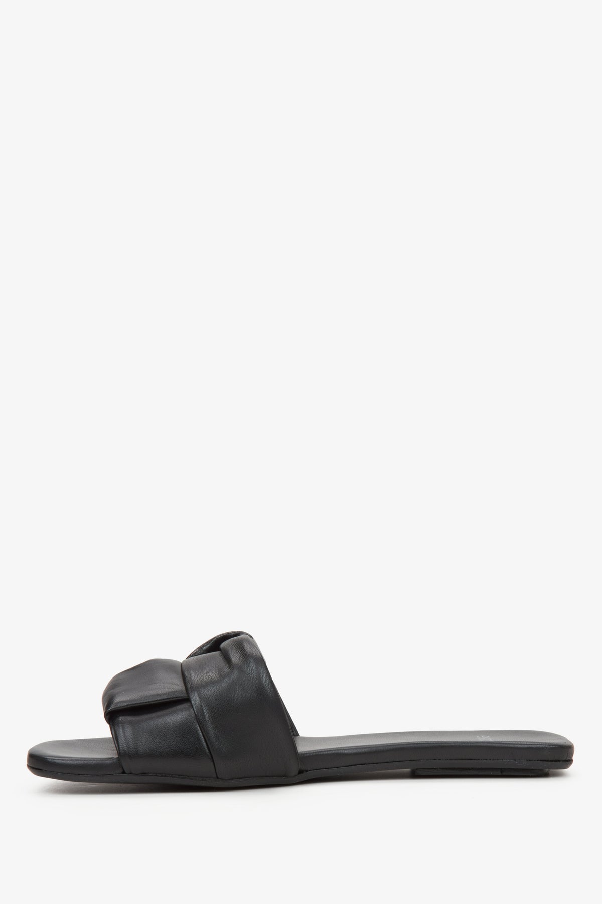 Damen-Sandalen aus schwarzem Leder mit niedrigem Absatz von Estro.