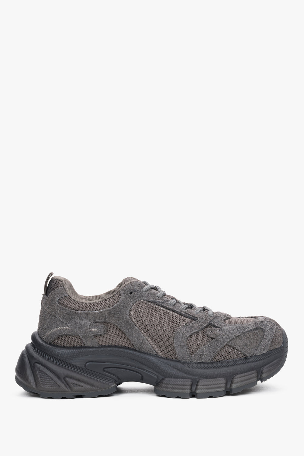 Flache Seitenansicht des grauen Damen-Sneakers ES8 aus Velours und Mesh 