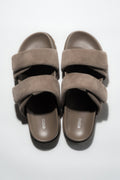 Dunkelbeige Damen-Pantoletten aus natürlichem Veloursleder von oben