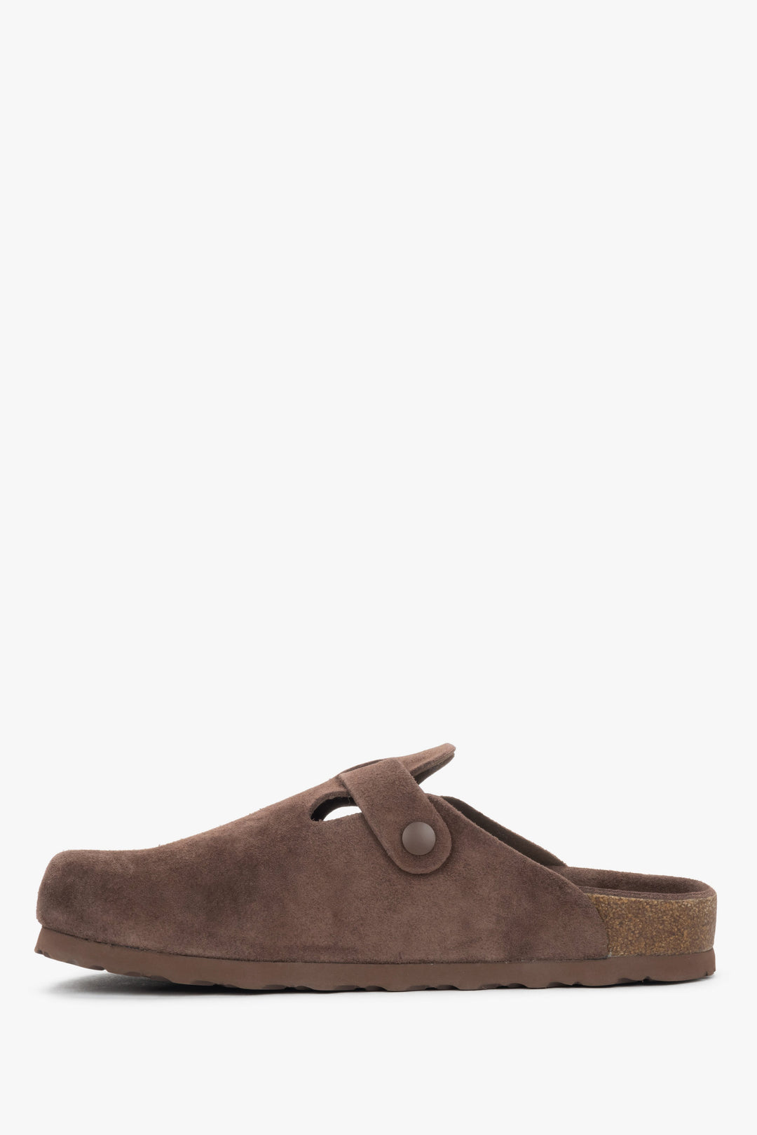 Seitenansicht des dunkelbraunen Clog-Schuhs mit flacher Gummisohle.