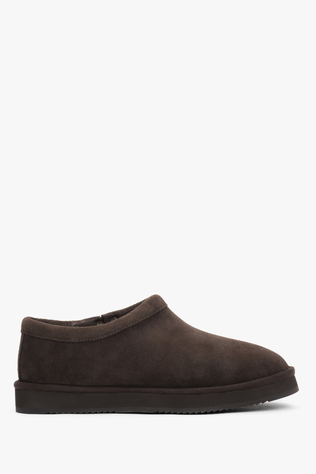 Flache Seitenansicht der dunkelbraunen Damen-Clogs aus Velours mit Plateau