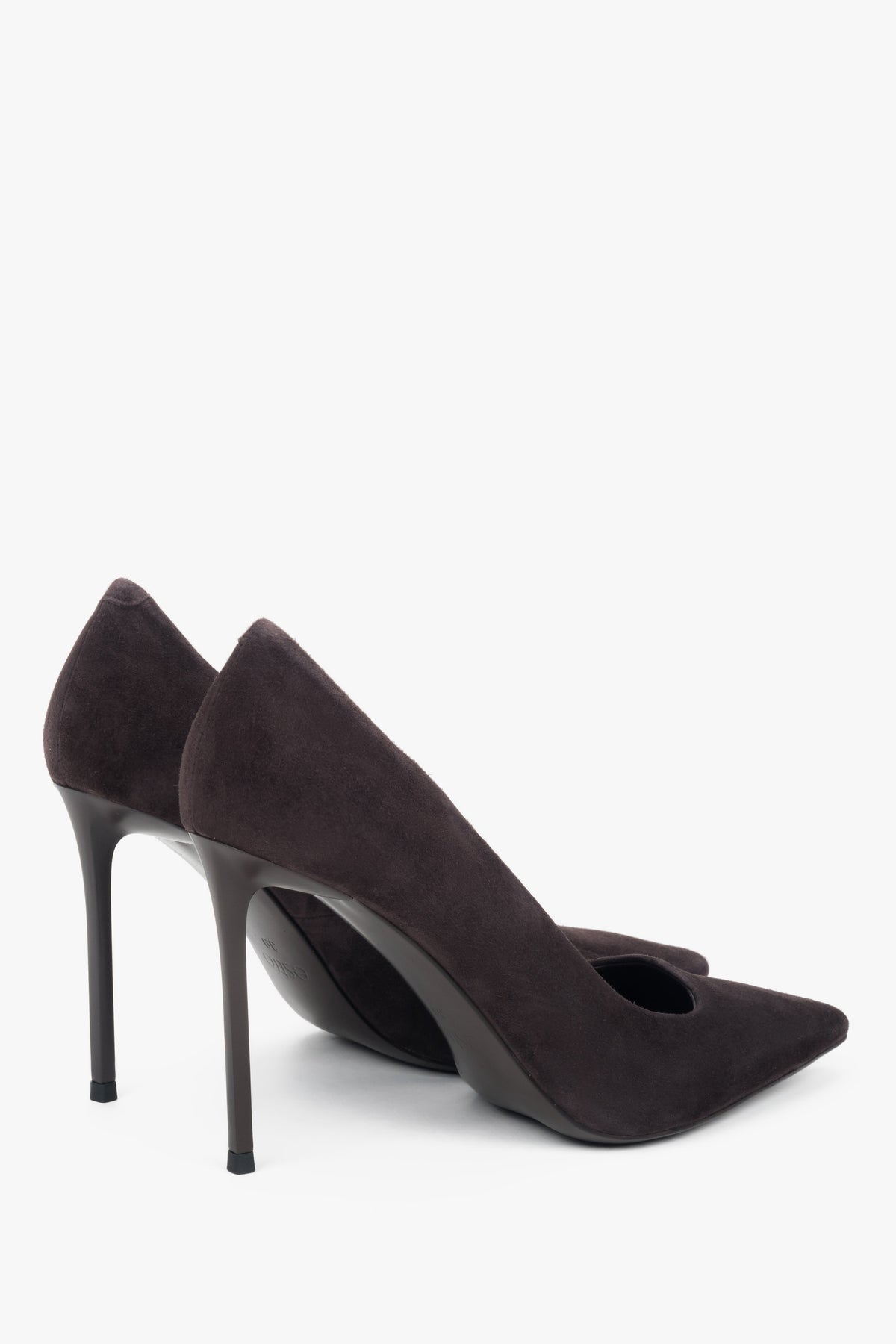 Rückansicht der dunkelbraunen Damen-High-Heels mit schmalem Stilettoabsatz.