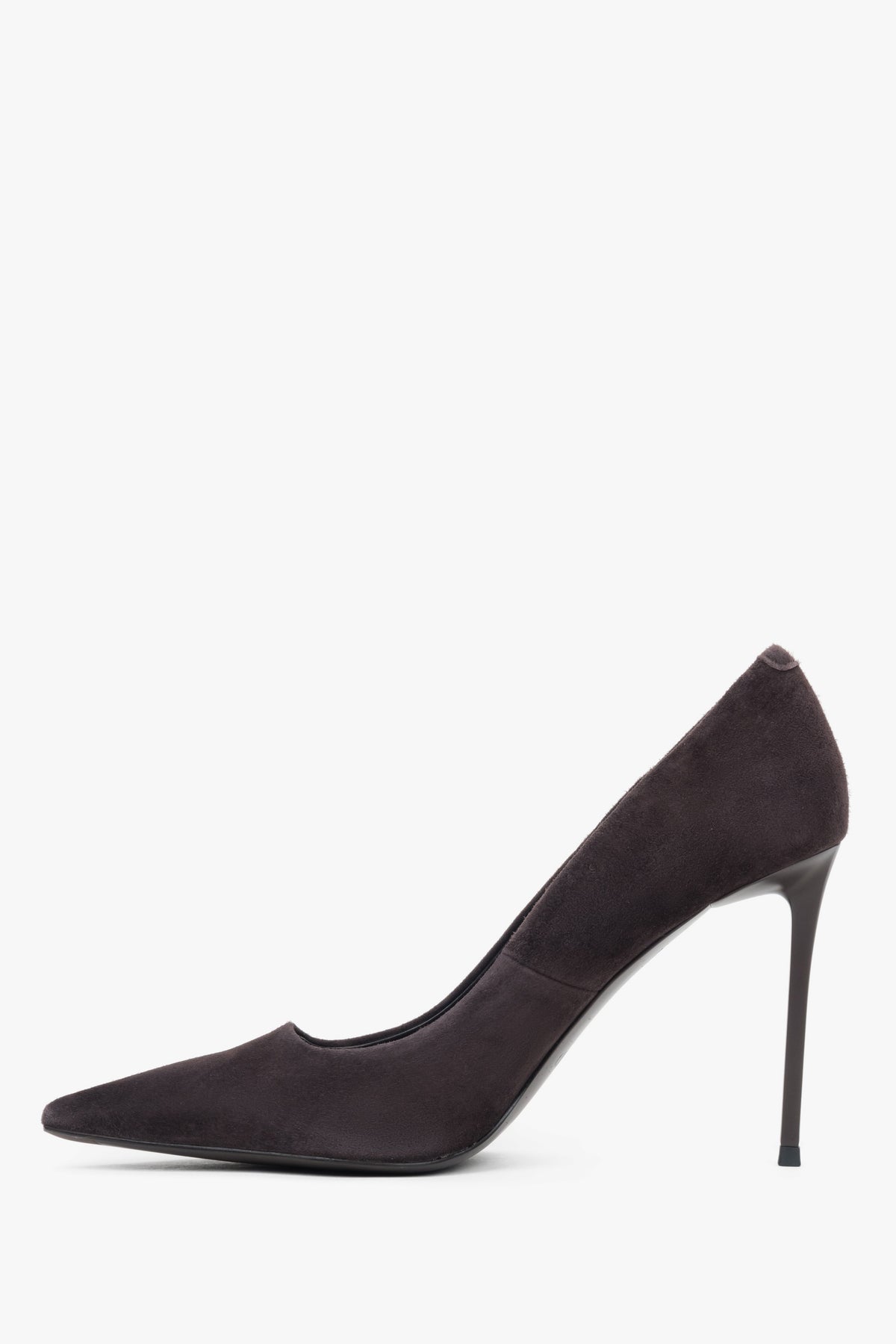 Linke Ansicht der dunkelbraunen Damen-High-Heels mit schmalem Stilettoabsatz.