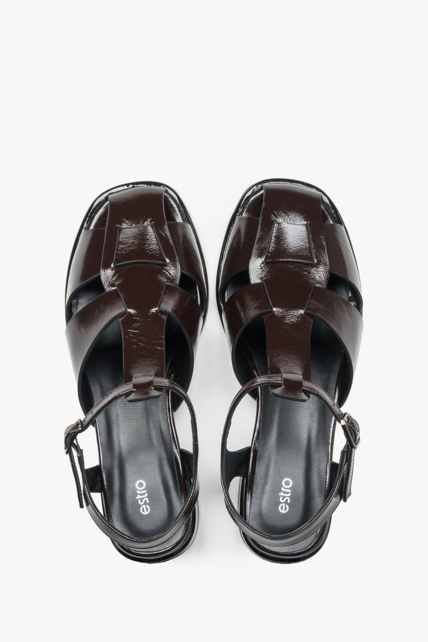 Draufsicht auf das Echtleder-Fußbett der dunkelbraunen Damen-Sandalen