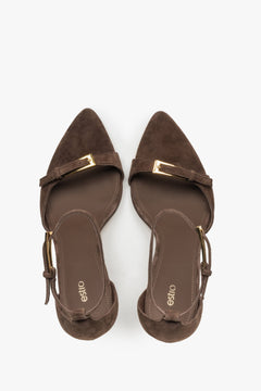 Dunkelbraune Damen-Sandaletten aus Veloursleder von oben mit Chevreau-Decksohle