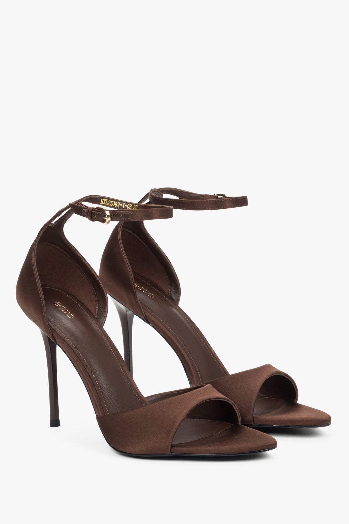 Dunkelbraune Damen-Sandaletten als Paar in schräger Vorderansicht mit Knöchelriemen