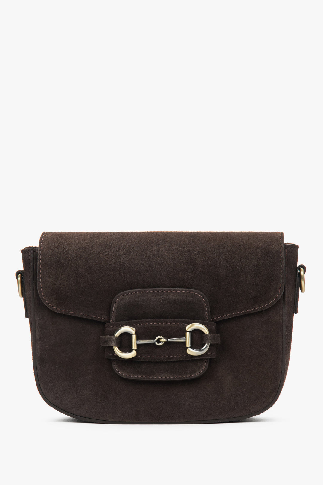 Frontansicht der dunkelbraunen Velours-Schultertasche im Hufeisen-Design mit markanter Zierschnalle