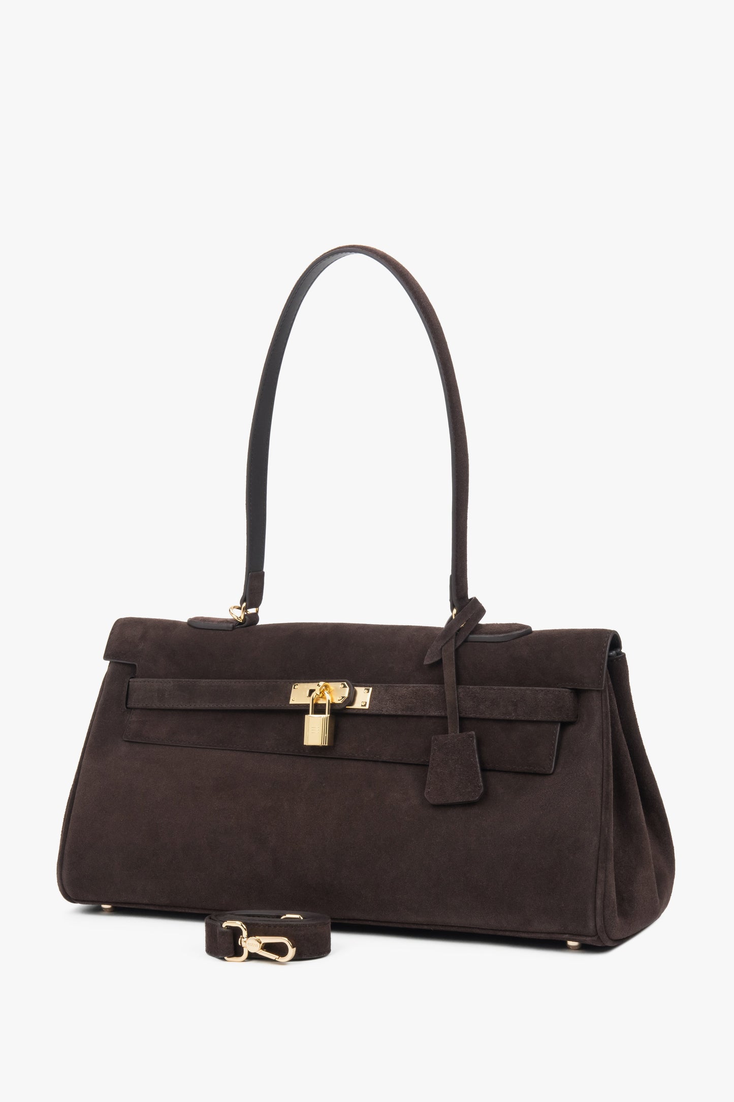 Schrägansicht der eleganten Velours-Tasche mit dem bequemen Schulterriemen