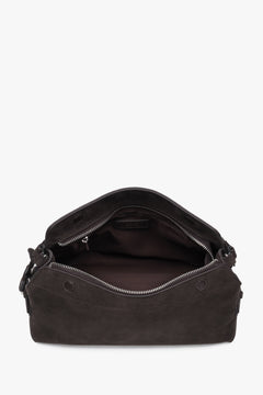Dunkelbraune Damen-Schultertasche aus Velours von oben mit Reißverschluss