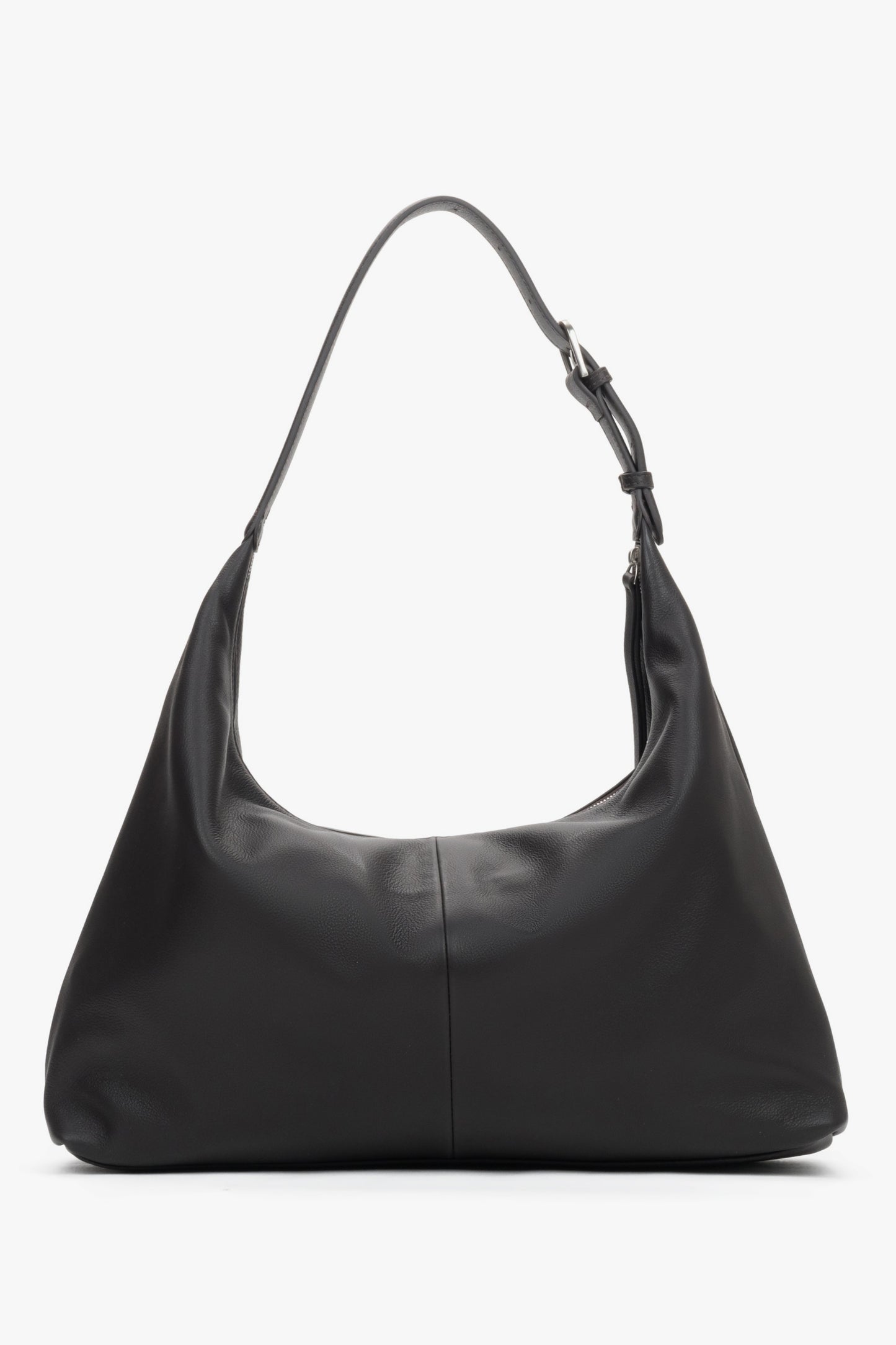 Rückansicht der eleganten dunkelbraunen Shopper-Tasche aus glattem Leder.