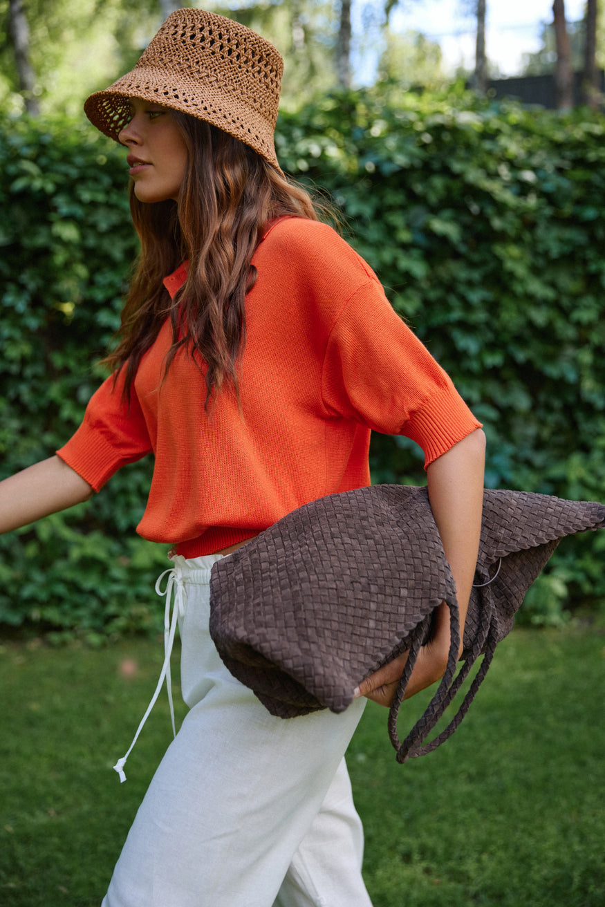 Dunkelbraune Damen-Shopper-Tasche aus geflochtenem Naturvelours Estro ER00118927