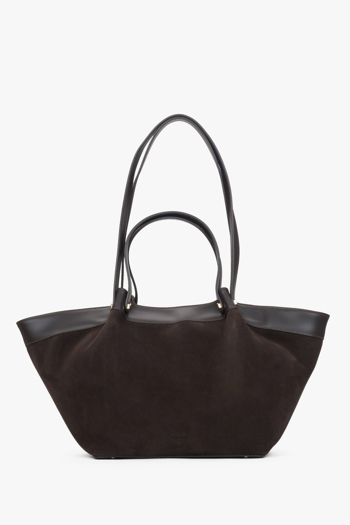 Rückwärtige Ansicht der weichen und flexiblen dunkelbraunen Schultertasche aus Velours