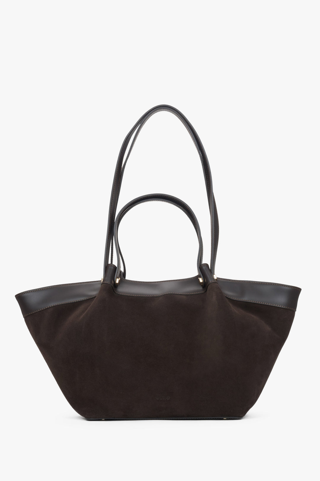 Rückwärtige Ansicht der weichen und flexiblen dunkelbraunen Schultertasche aus Velours