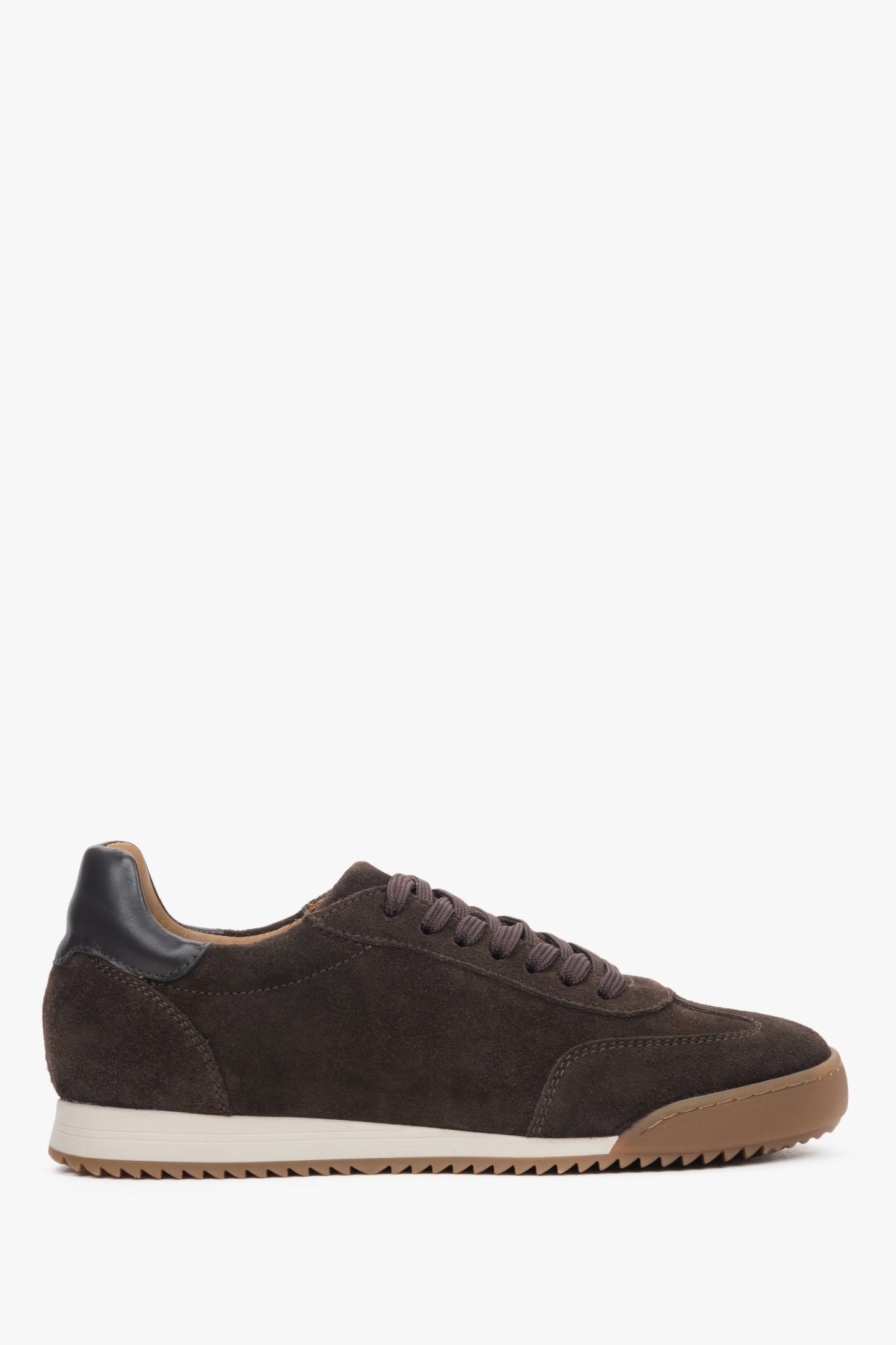 Dunkelbraune Damen-Sneaker aus italienischem Premium-Velours auf elastischer Sohle Estro ER00118888.